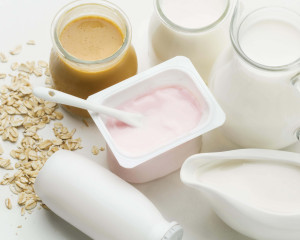 close-up-fresh-yogurt-with-organic-milk
